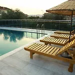 Kampues Garden 4*