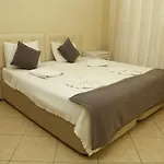 מלון Kampues Garden