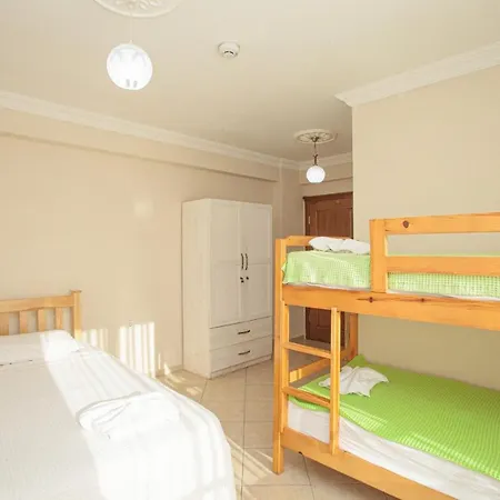 Kampues Garden Szálloda 4*