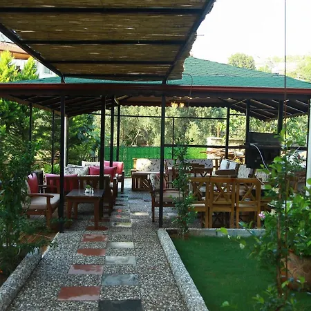 Kampues Garden 페티예
