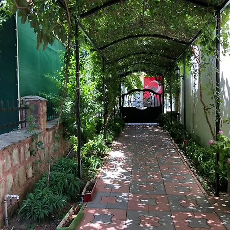 Kampues Garden Szálloda 4*