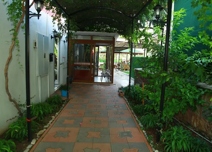 Kampues Garden Отель 4*