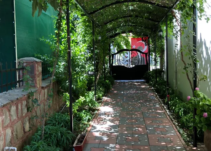 Kampues Garden 4*
